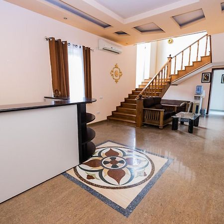 Yan Hotel Jerevan Exteriör bild