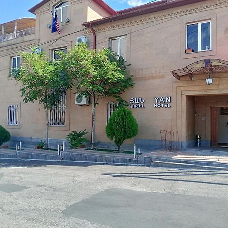 Yan Hotel Jerevan Exteriör bild