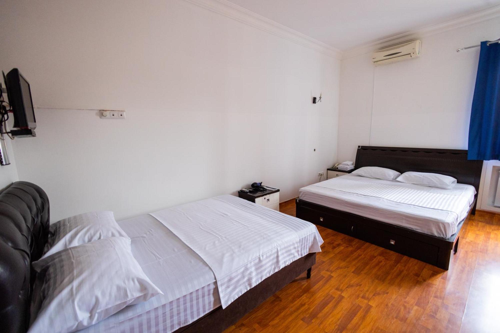Yan Hotel Jerevan Exteriör bild