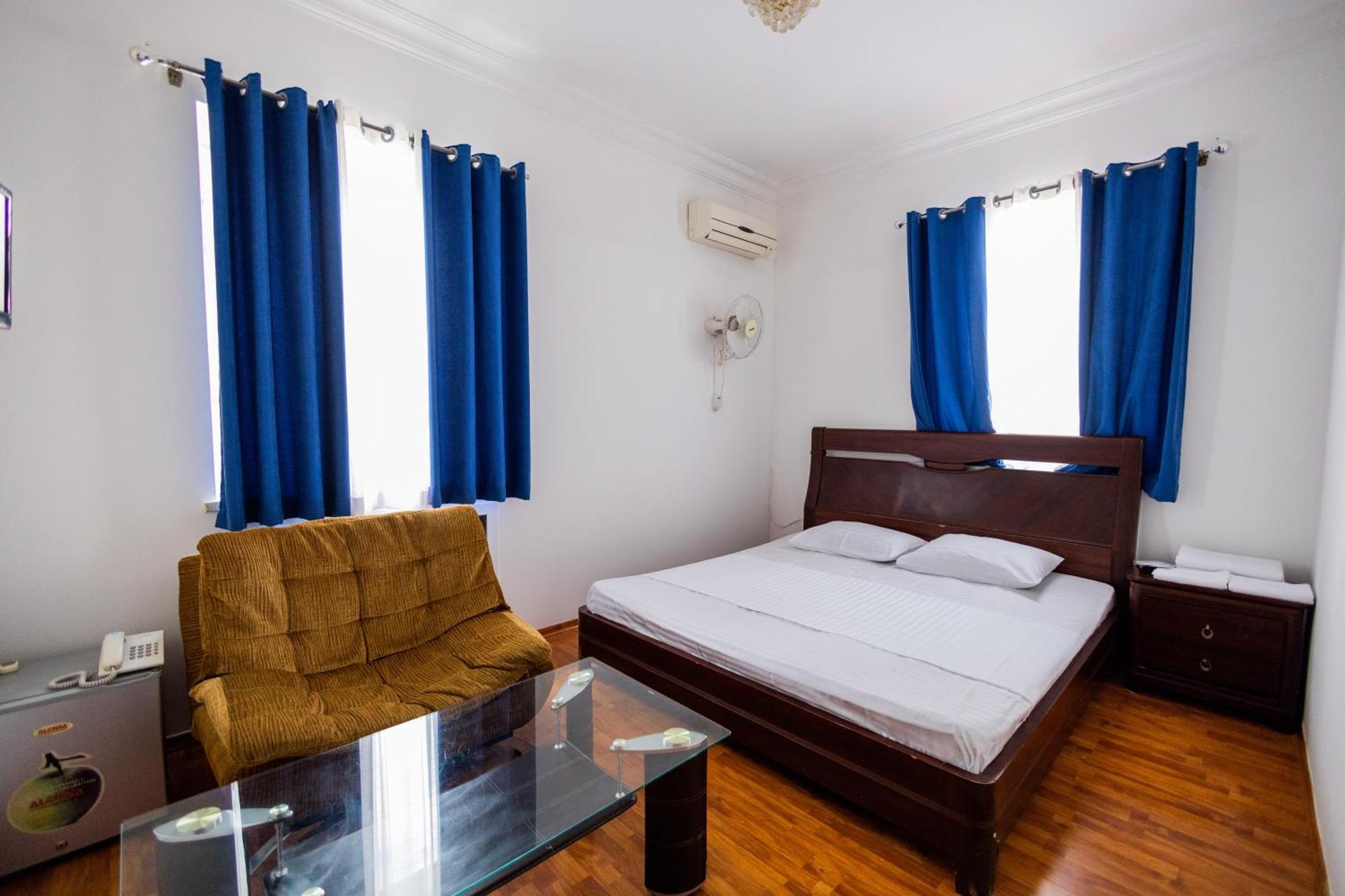 Yan Hotel Jerevan Exteriör bild