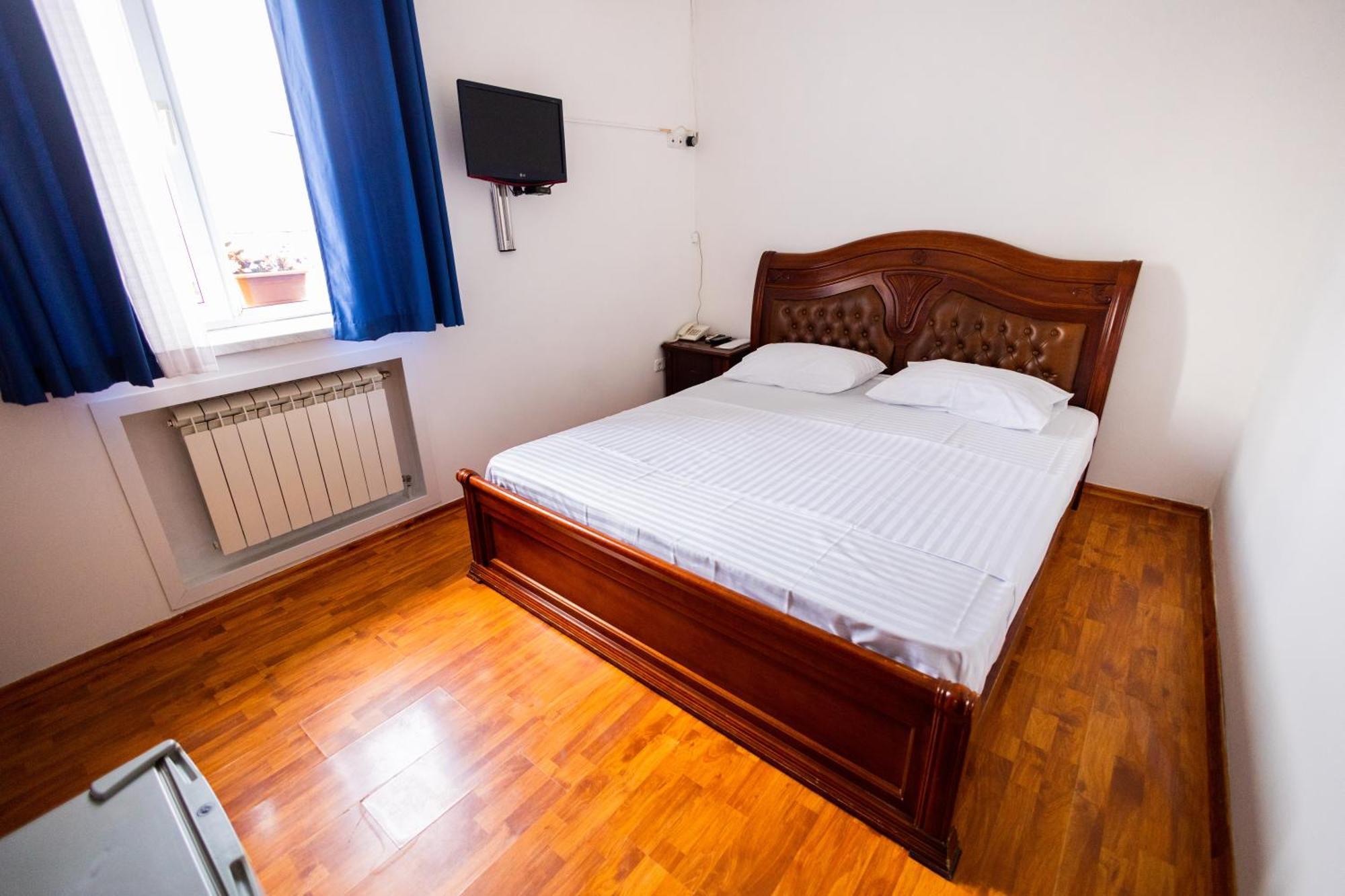 Yan Hotel Jerevan Exteriör bild
