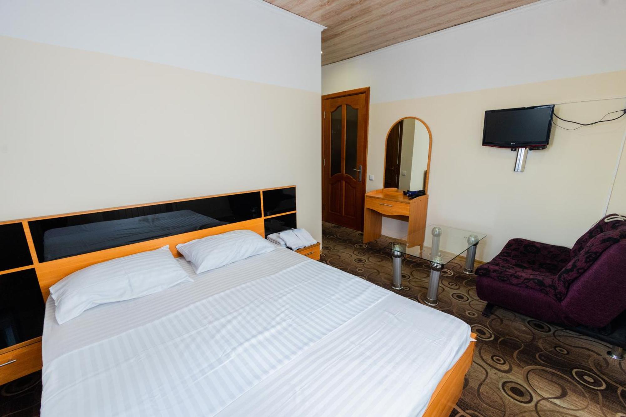 Yan Hotel Jerevan Exteriör bild