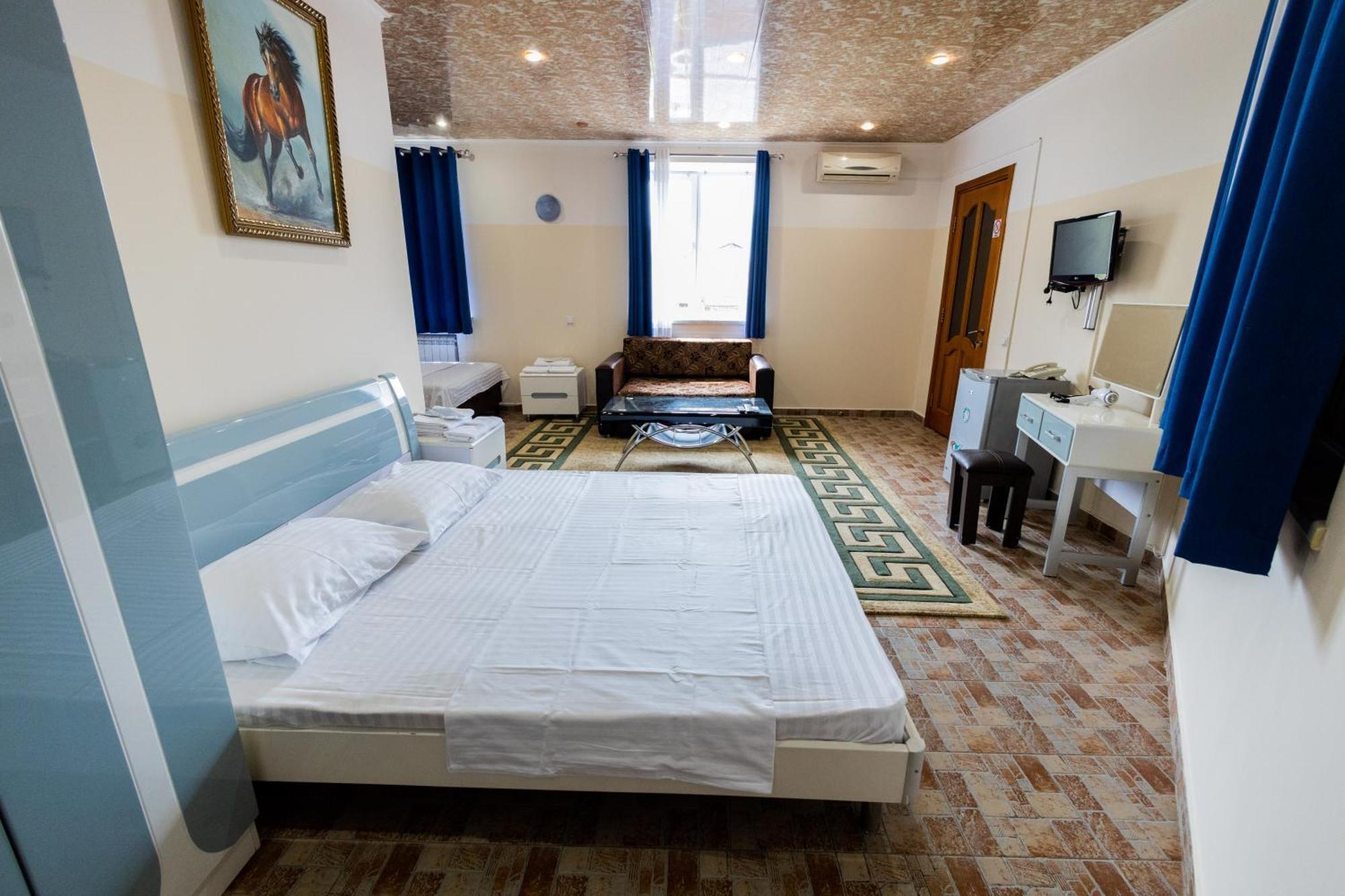 Yan Hotel Jerevan Exteriör bild